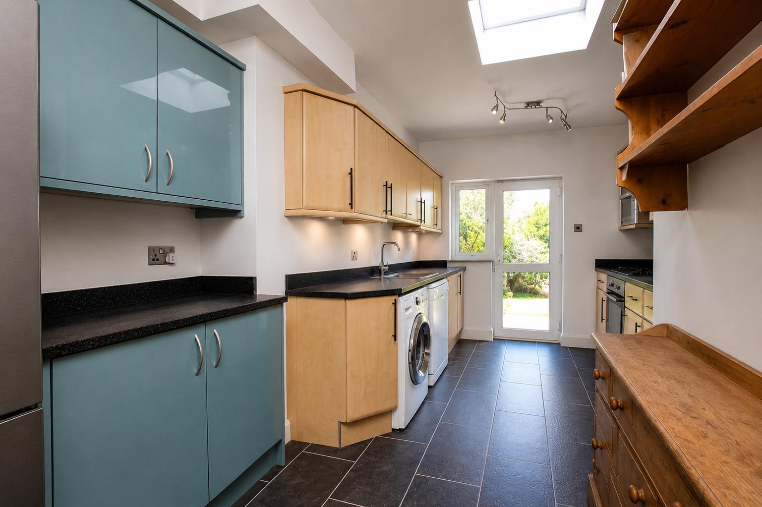 Beechwood Avenue, Tilehurst, Reading